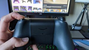 Luna controller with one trigger held